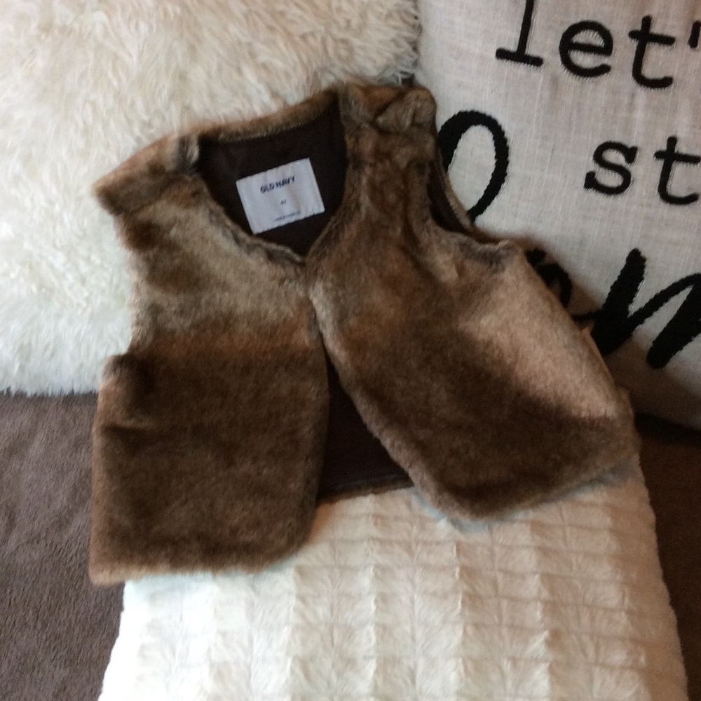 FAUX FUR VEST